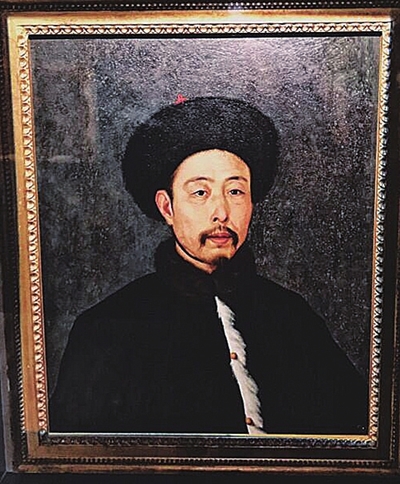 在银川当代美术馆,珍藏着一幅由宫廷画师郎世宁所作的《乾隆皇帝